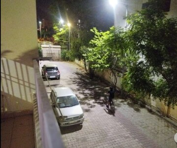 Parking in 2 BHK Apartment at Vanasthali Apartments, Gomti Nagar – for Rent