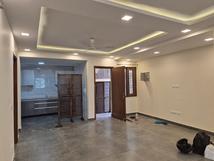  Parking, vasant kunj 3 Bedroom 1900 Sq.Ft. Builder Floor In Vasant Kunj Delhi 8818359