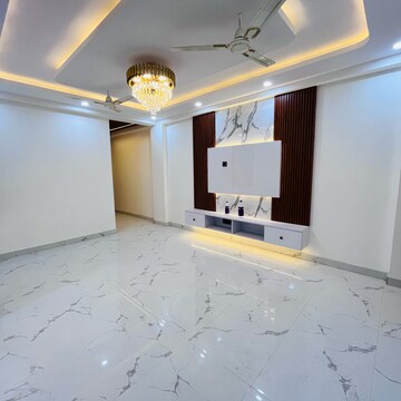 Room in 2 BHK Builder Floor at Panchsheel Vihar – for Rent