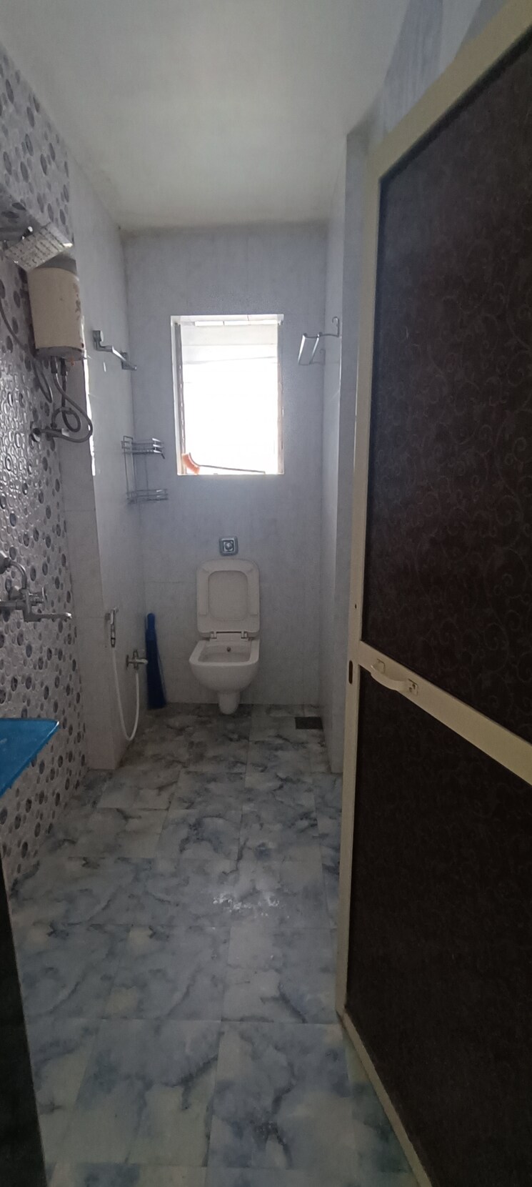 Bathroom, anita-accord 2 Bedroom 930 Sq.Ft. Apartment In Kandivali East Mumbai 8818385