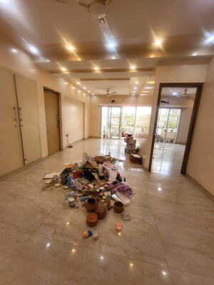 Parking in 3.5 BHK Apartment at DLF The Crest Phase II, Sector 54 – for Sale