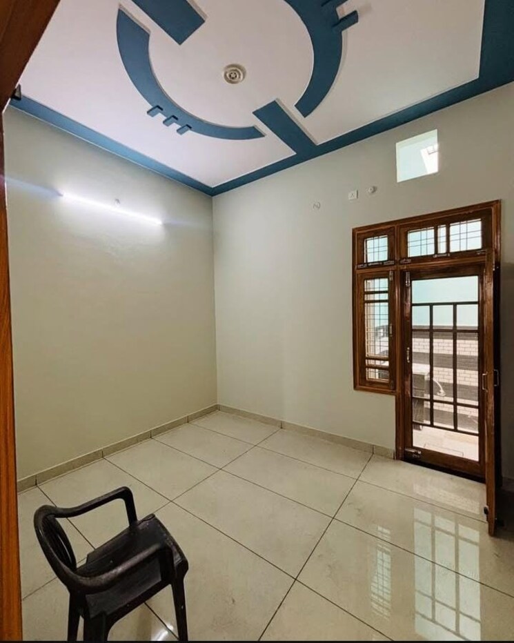 Room, sector 35 3 Bedroom 2700 Sq.Ft. Builder Floor In Sector 35 Faridabad 8818389