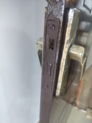 Furnished Amenities in 2 BHK Builder Floor at Vasundhara Sector 13 – for Sale