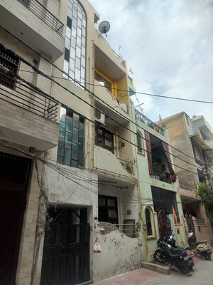 2 BHK Builder Floor – Exterior View View at Vasundhara Sector 13 - for Sale