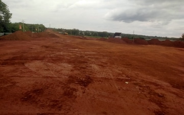 Plot For Sale in Manneguda