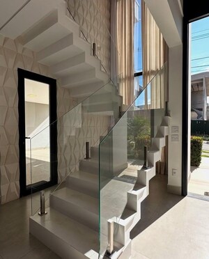 Staircase in 3.5 BHK Builder Floor at Sector 33 – for Sale