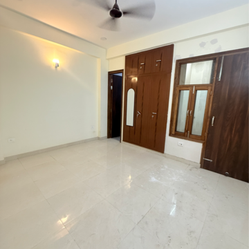 Room in 6+ BHK Independent House at Sector 105 – for Rent