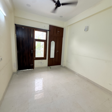 Room in 6+ BHK Independent House at Sector 105 – for Rent