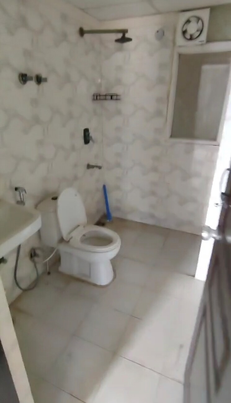 Bathroom, sethi-max-royal 2 Bedroom 1105 Sq.Ft. Apartment In Sector 140a Noida 8818437