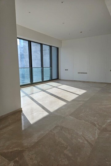 Room in 4 BHK Apartment at Rustomjee Crown, Prabhadevi – for Rent