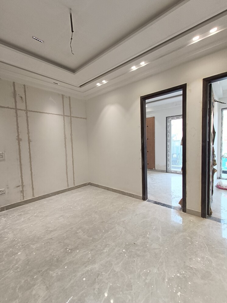 Room, burari 2 Bedroom 75 Sq.Yd. Builder Floor In Burari Delhi 8818447