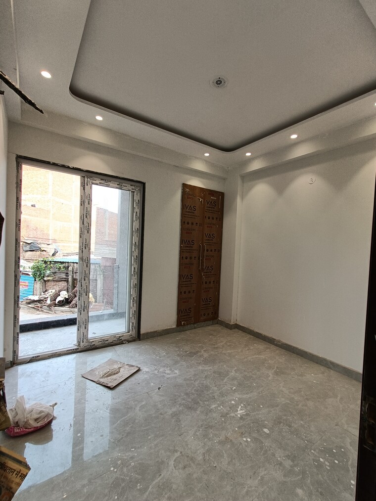 Room, burari 2 Bedroom 75 Sq.Yd. Builder Floor In Burari Delhi 8818447