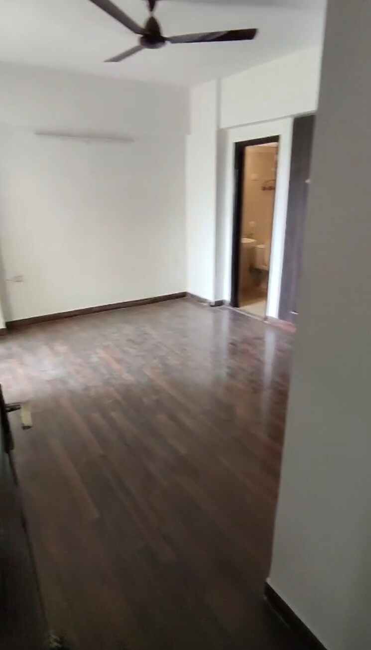 Room, sethi-max-royal 2 Bedroom 1105 Sq.Ft. Apartment In Sector 140a Noida 8818457