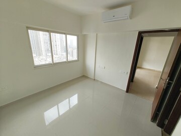 1 BHK Apartment For Rent in Omkar Signet, Malad East
