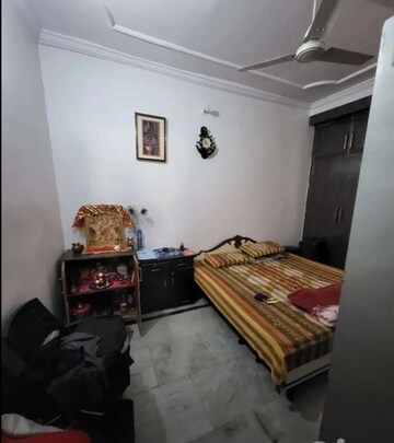 Bedroom in 2 BHK Apartment at Silver Line H Block, Chinhat – for Rent