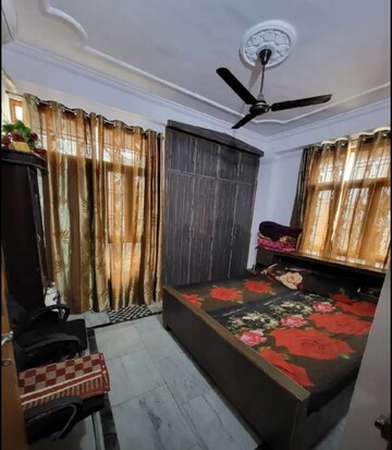 Bedroom in 2 BHK Apartment at Silver Line H Block, Chinhat – for Rent