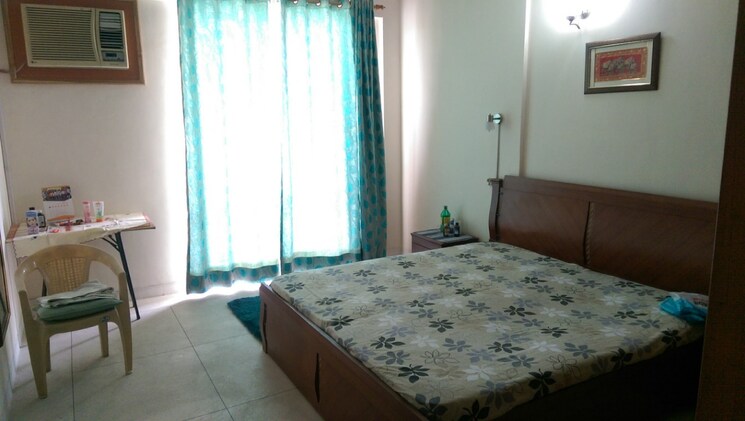 Bedroom, dlf-trinity-towers 4 Bedroom 2558 Sq.Ft. Apartment In Dlf Phase V Gurgaon 8818484