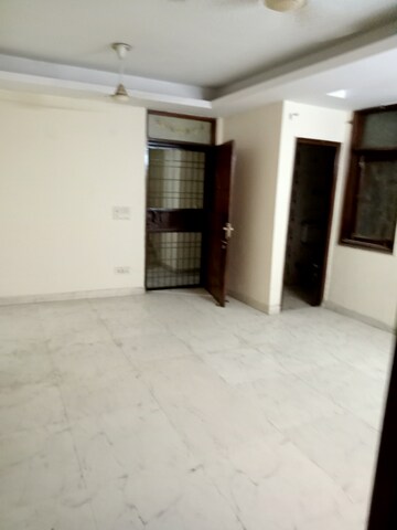 Room in 2 BHK Builder Floor at Neb Sarai – for Rent