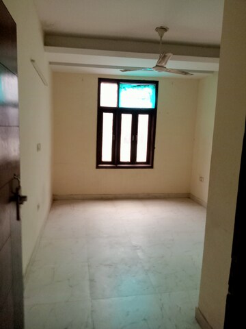 Room in 2 BHK Builder Floor at Neb Sarai – for Rent