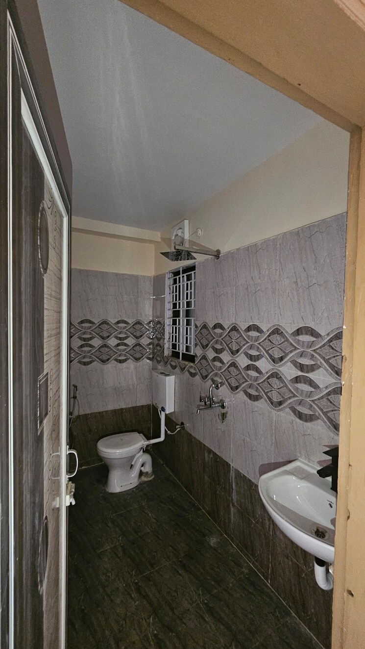 Bathroom, azara 3 Bedroom 1450 Sq.Ft. Apartment In Azara Guwahati 8818511