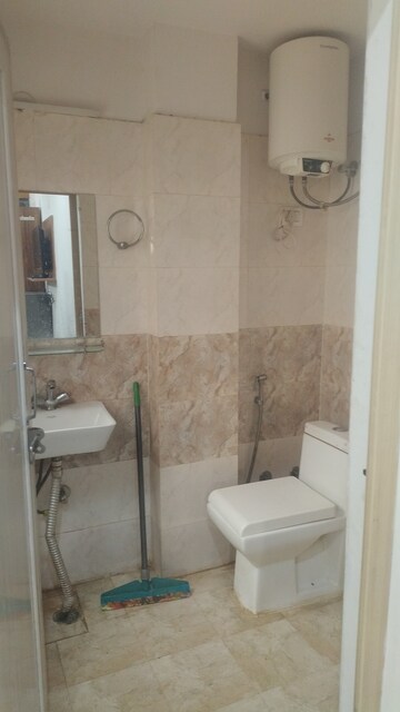 Bathroom in 1 RK Builder Floor at Sector 52a – for Rent