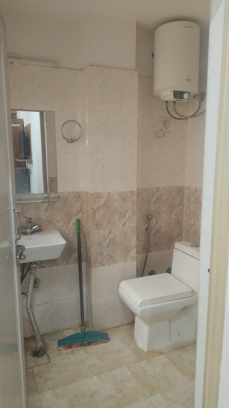 Bathroom, sector 52a 1 RK 60 Sq.Yd. Builder Floor In Sector 52a Gurgaon 8818539