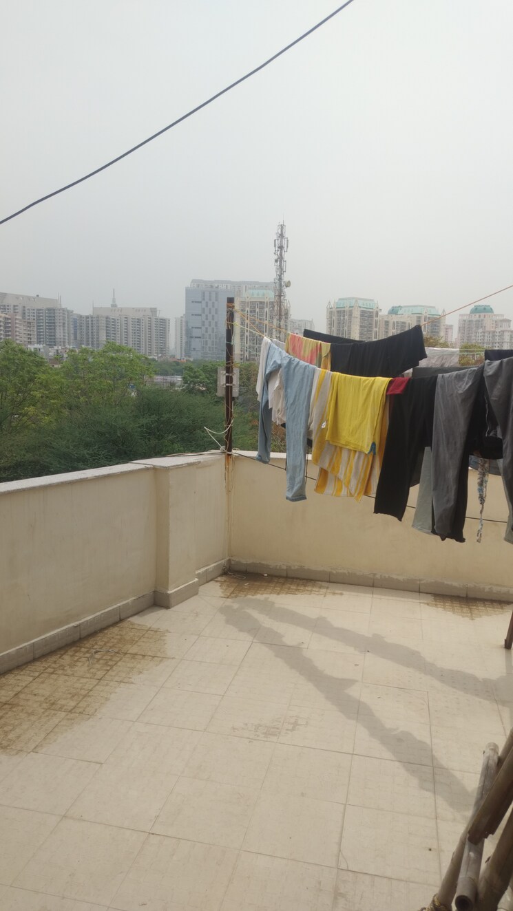 Balcony, sector 52a 1 RK 60 Sq.Yd. Builder Floor In Sector 52a Gurgaon 8818539