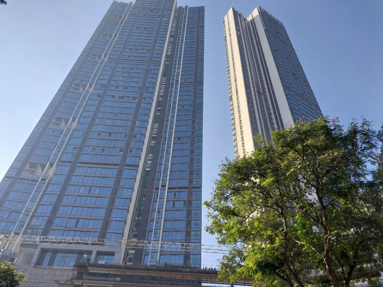 4 BHK + Servant Room Apartment For Rent in Rustomjee Crown