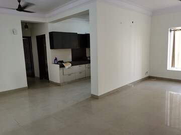 Room in 3.5 BHK Apartment at Paramount Floraville, Sector 137 – for Rent
