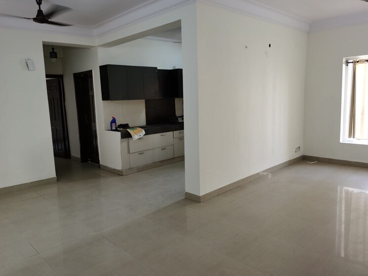Room, paramount-floraville 3.5 Bedroom 1685 Sq.Ft. Apartment In Sector 137 Noida 8818577