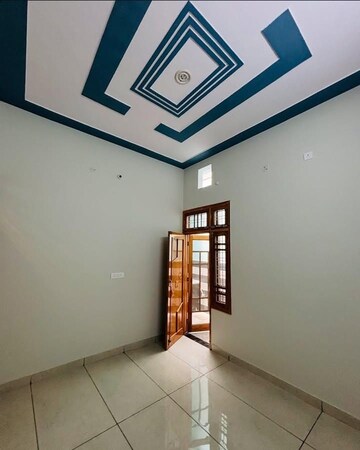 Room in 2 BHK Builder Floor at Sector 30 – for Rent