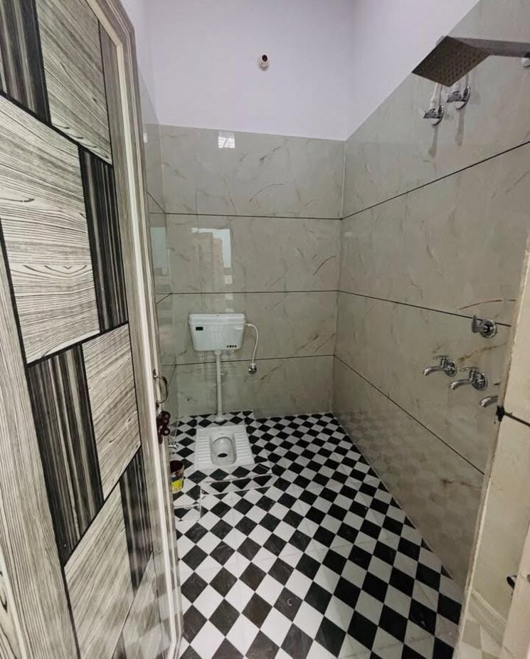Bathroom, sector 30 2 Bedroom 1800 Sq.Ft. Builder Floor In Sector 30 Faridabad 8818560