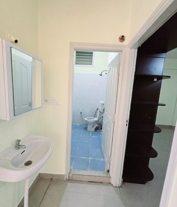 Bathroom in 3 BHK Apartment at Jalahalli – for Rent