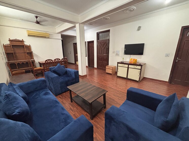 Living Room, sector 28 3 Bedroom 200 Sq.Yd. Builder Floor In Sector 28 Gurgaon 8818565