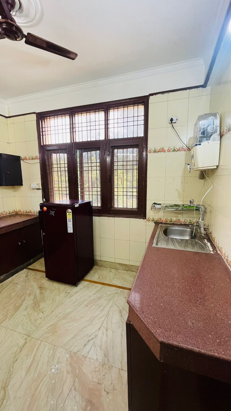 Living Room, sector 28 3 Bedroom 200 Sq.Yd. Builder Floor In Sector 28 Gurgaon 8818565