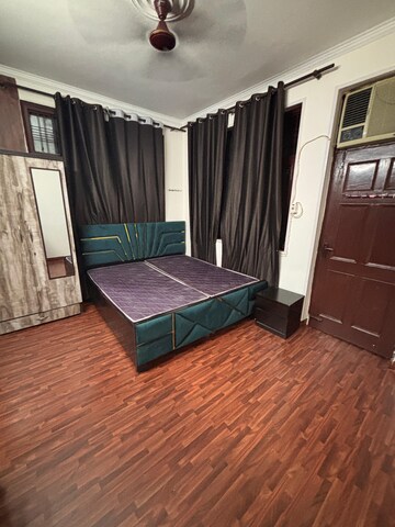 Master Bedroom in 3 BHK Builder Floor at Sector 28 – for Rent