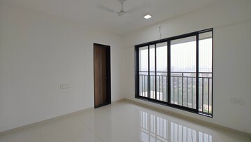 Room in 3 BHK Apartment at Borivali West – for Rent