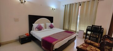Bedroom in 3 BHK Builder Floor at Defence Colony – for Rent
