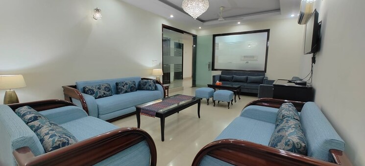 Team Area, defence colony 3 Bedroom 325 Sq.Yd. Builder Floor In Defence Colony Delhi 8818593