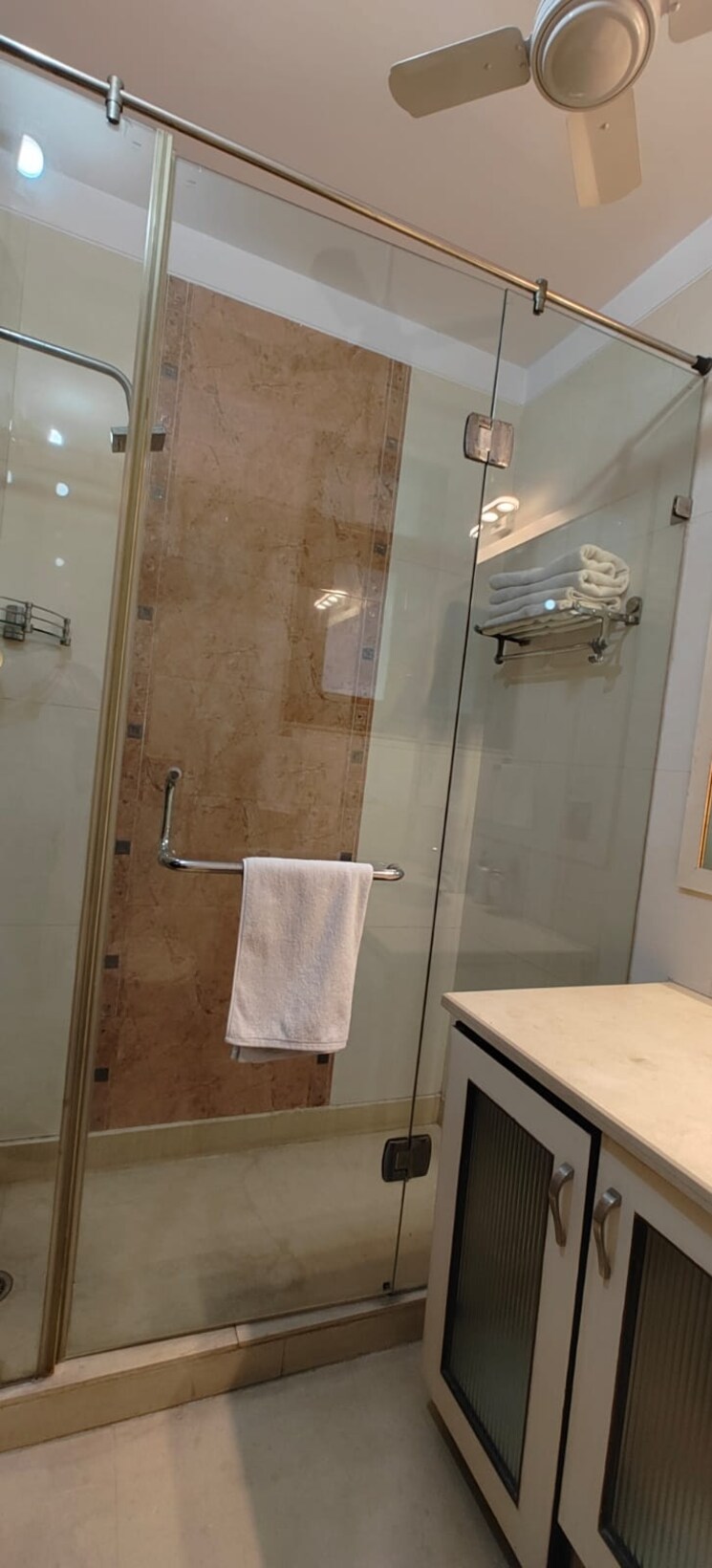 Bathroom, defence colony 3 Bedroom 325 Sq.Yd. Builder Floor In Defence Colony Delhi 8818593