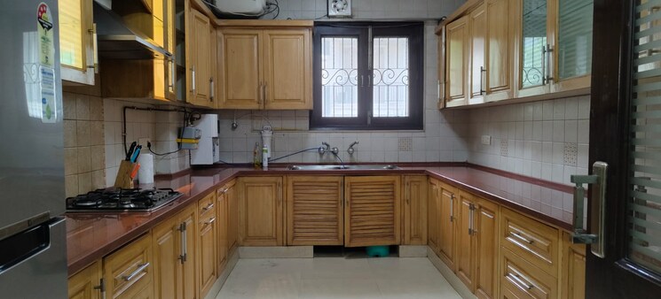 Kitchen, defence colony 3 Bedroom 325 Sq.Yd. Builder Floor In Defence Colony Delhi 8818593