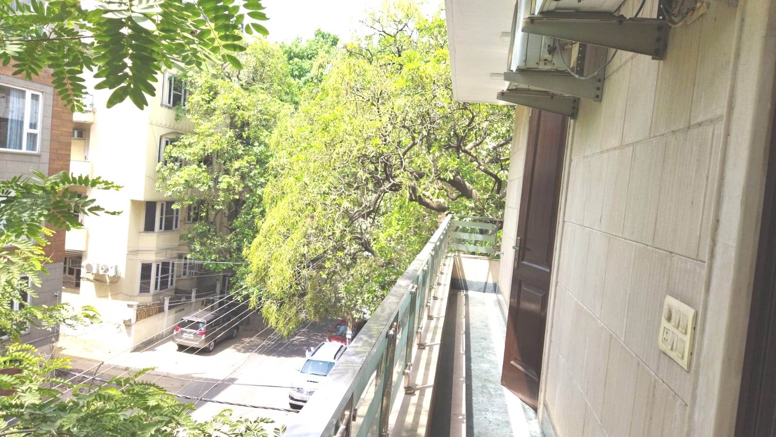 3 BHK + Servant Room Builder Floor For Rent in Defence Colony