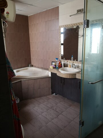 Bathroom in 4 BHK Apartment at Vipul Belmonte, Sector 53 – for Rent