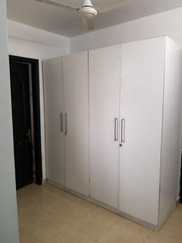 Furnished Amenities in 4 BHK Apartment at Vipul Belmonte, Sector 53 – for Rent