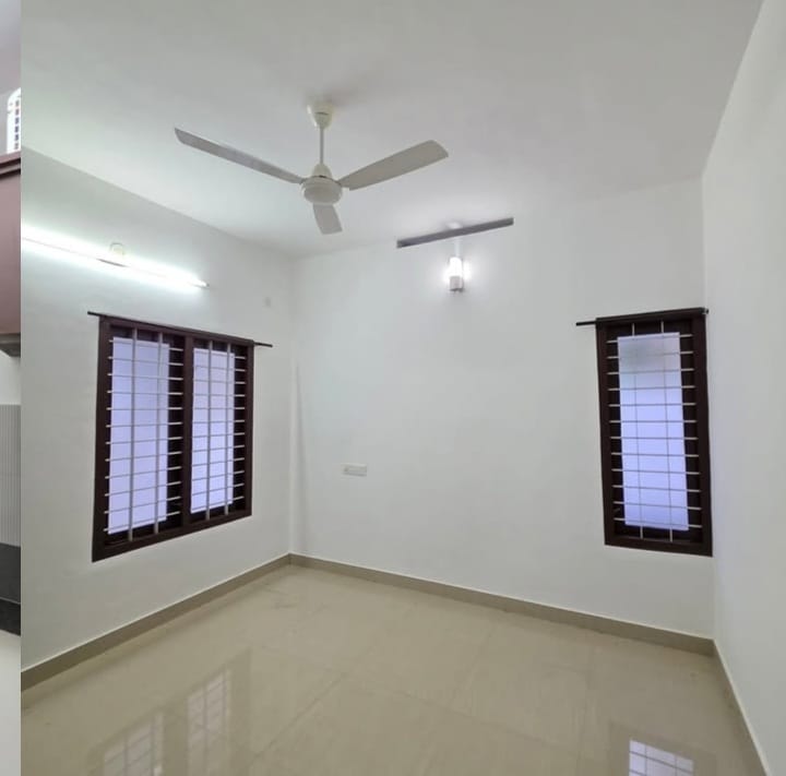 3.5 BHK + Pooja Room,Servant Room Builder Floor For Rent in Building Floor 
