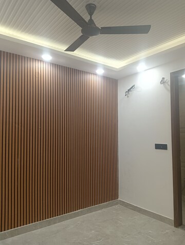 Room in 2 BHK Builder Floor at Govindpuri – for Rent