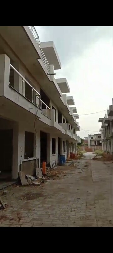 2 BHK Independent House For Sale in Para