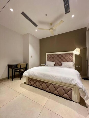 Bedroom in 6+ BHK Villa at Defence Colony – for Rent