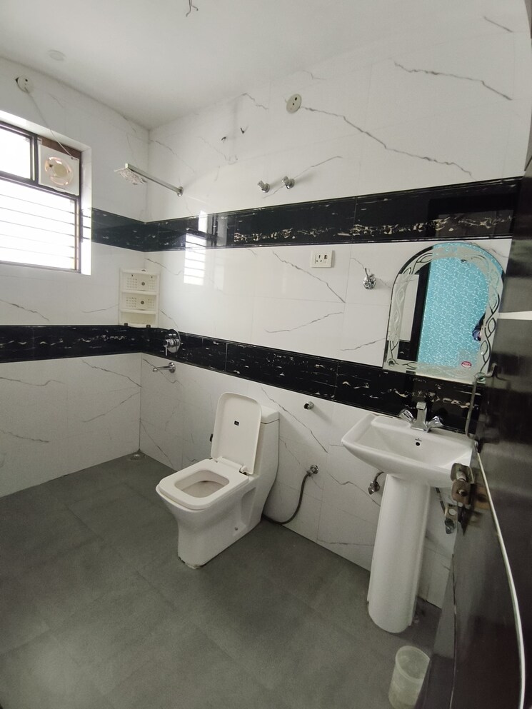 Master Bedroom, sector 9a 3 Bedroom 253 Sq.Yd. Builder Floor In Sector 9a Gurgaon 8818704