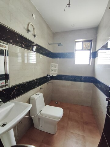 Master Bedroom in 3 BHK Builder Floor at Sector 9a – for Rent